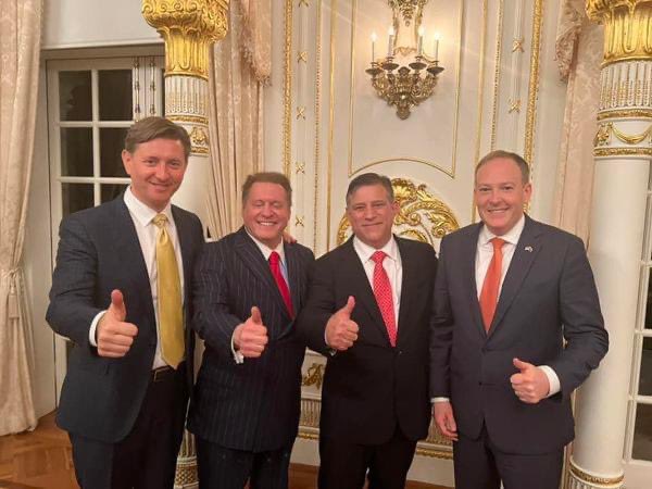 pi2team's tweet photo. The Chairman of ICE Open Network was invited to attend a meeting with former U.S. Ambassador to Iceland, Mr. Jeff Gunter, and President Donald Trump.
. At the 2024 U.S. Senate election campaign in Nevada.

@realDonaldTrump   $ICE #IceOpenNetwork #ICE https://t.co/lzJtYVkBRc