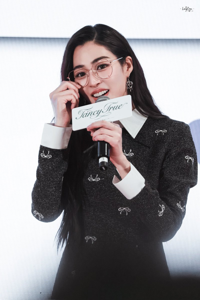 lo_w1_hk's tweet photo. 💜
𝟐𝟒𝟏𝟏𝟏𝟔
ShangHai tancytrue

#LinglingThankYouMeetInSH
#LingOrm https://t.co/uWxRUDliy2