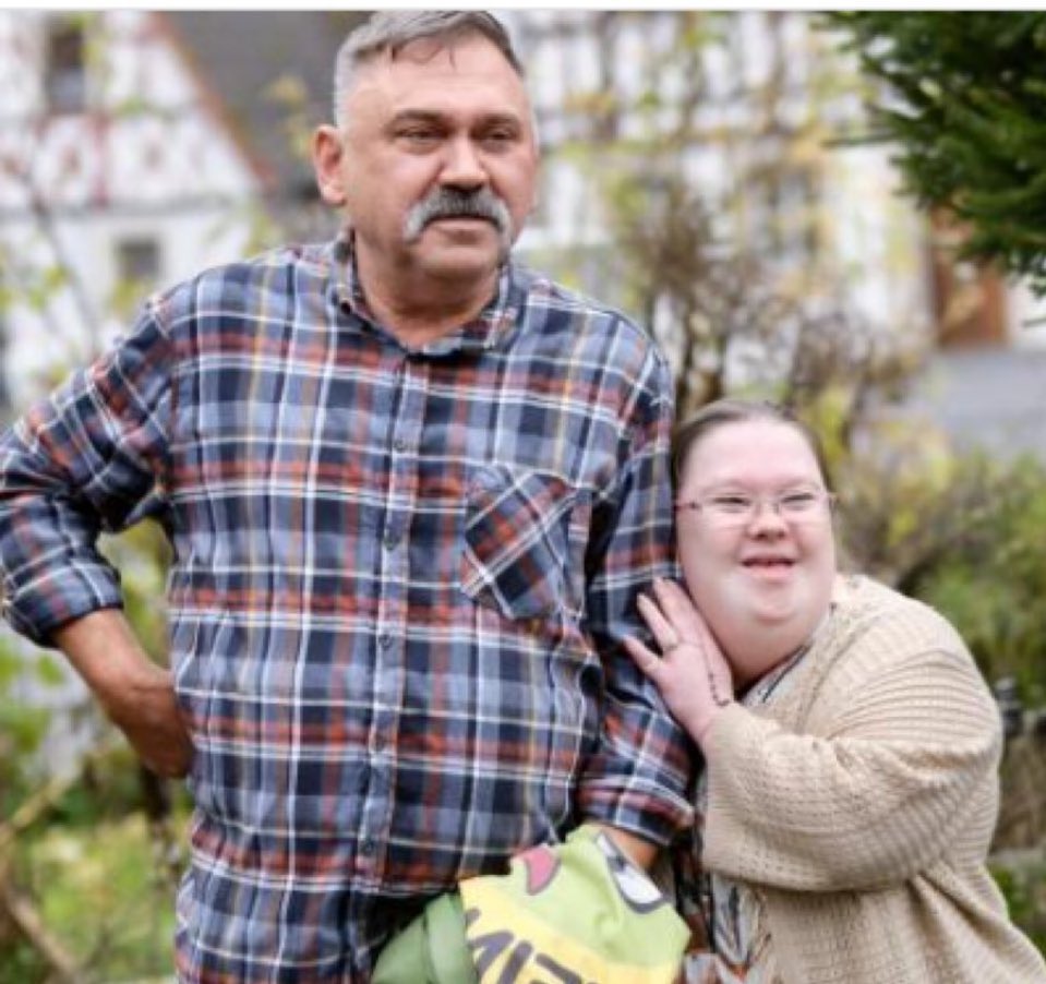 knalltueten_ag1's tweet image. Weiß jemand zufällig, ob es eine Möglichkeit gibt, die Familie finanziell zu unterstützen? Spenden oder so?