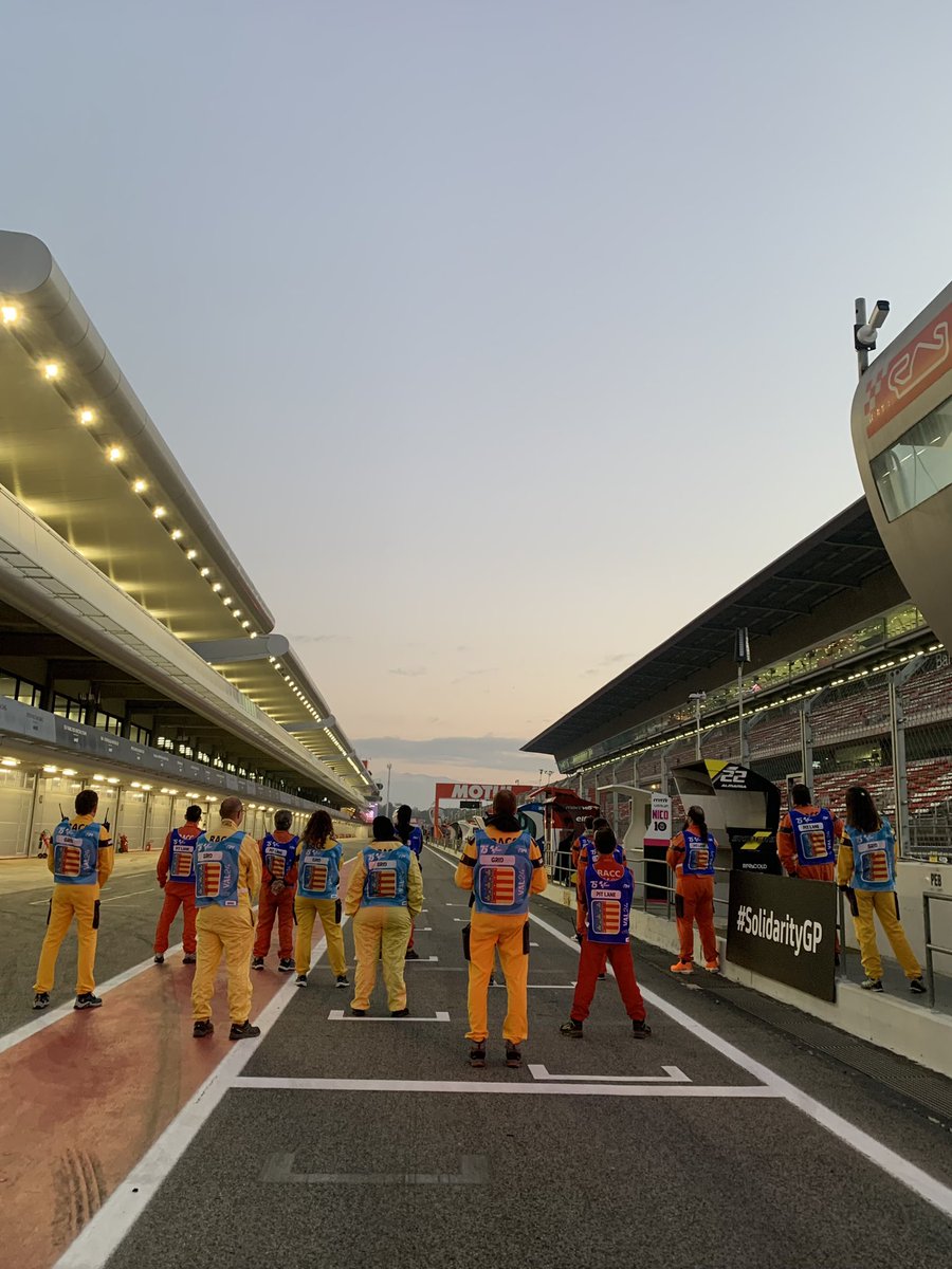 Un pedacito del <a href="/CircuitValencia/">Circuit Ricardo Tormo</a> con nosotros 🧡🧡🧡

#RacingForValencia #SolidarityGP #MotoGP