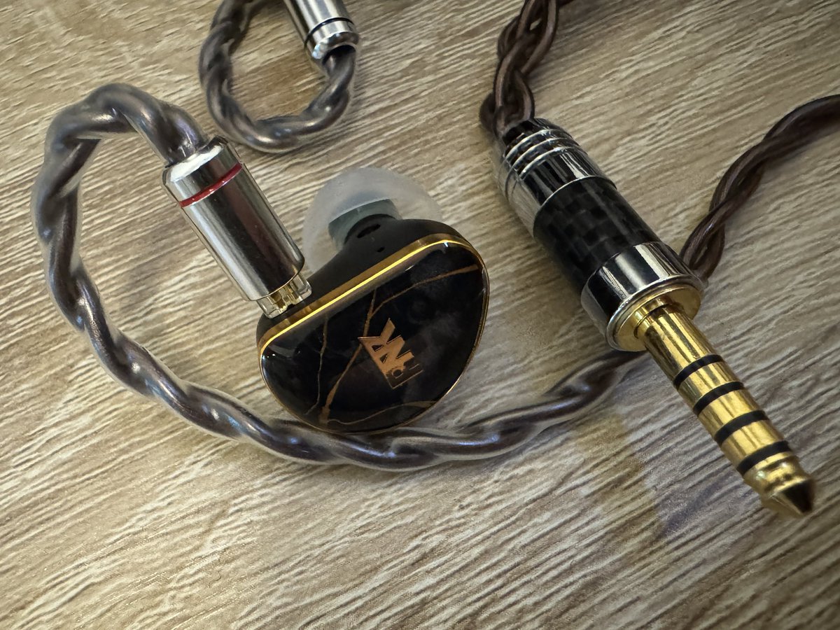 長期出張からもどったら
龍柱届いてた‼︎
めっちゃ楽しみ‼︎‼︎