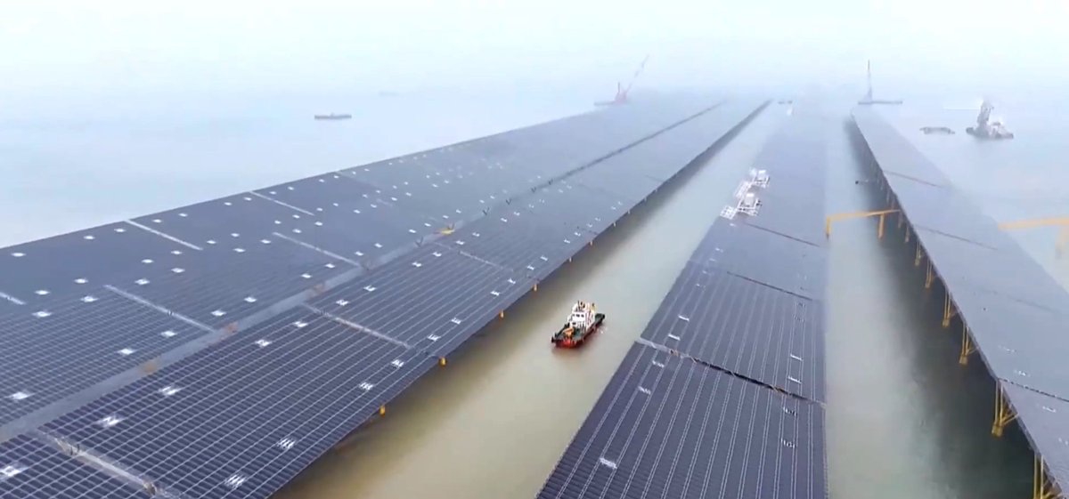 AssaadRazzouk's tweet photo. This week, in China:
> World's largest offshore solar (yes, open-sea solar) project starts generating power
> World’s 2nd-largest solar plant (3GW) goes online after just 14 months of construction

Meanwhile, lots keeping talking about hydrogen and SMRs, slowing decarbonization https://t.co/662akf2NBU