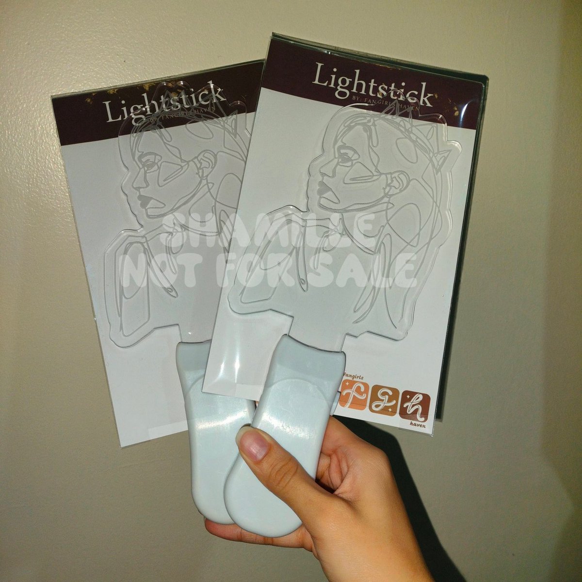 mrserinty's tweet photo. ❗️MPress Fest 2024 Giveaway❗️

> Prize: Jonaxx Lightstick 
> 1 winner 

Rules:
- mbf
- like &amp; rt post
- must be a manila bs attendee
- comment proof that ur an attendee +  “#FromJonaxxToJsls” 
- mention 3 moots

End: Nov 20, 9PM https://t.co/TpMmn6c003