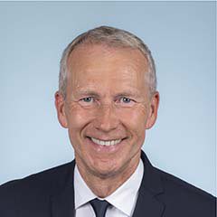 DrJeromeMarty's tweet photo. Qui m’invitera face à @guillaumegarot je lui lance ici même le défi de la transparence et de la connaissance de la crise.
Je lui lance le défi des solutions.
Je lui lance le défi de la réalité.
Osera t’il? Vous êtes journaliste, presse professionnelle ou géneraliste, vous voulez poser le sujet des déserts médicaux et de l’accès au soin, aller au fond des choses, osez permettre le débat…Allons y, la médecine est un sujet trop grave pour être laissée à des hommes qui prétendent avancer sans se confronter au réel. Je suis prêt… Guillaume Garot l’est il?
Débattons.
#deserts