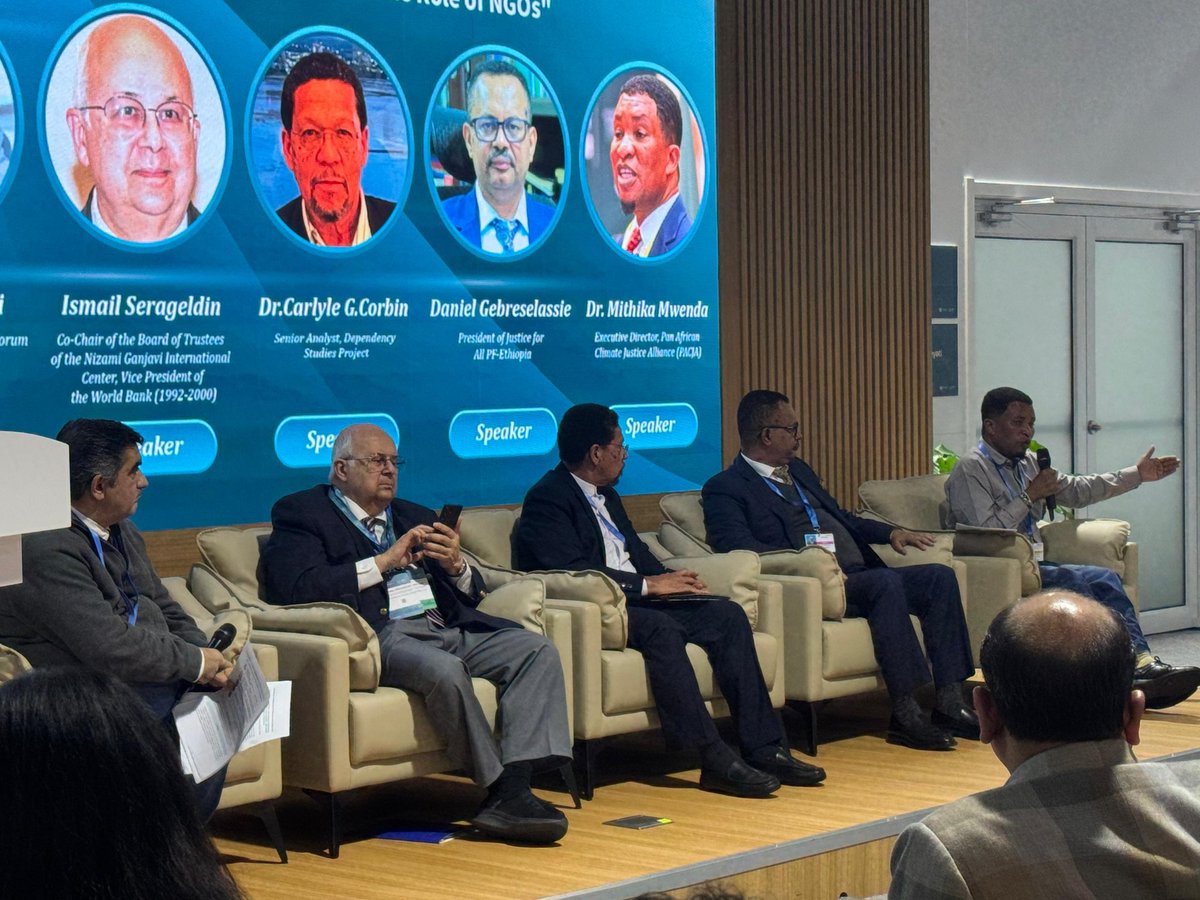 Summer_School1's tweet photo. Advancing Climate Action Through Global South-South Cooperation:The Role of NGOs

Today, the 5th day at #cop39, @mithika_mwenda  emphasized the urgent need to address the interconnected global crises—climate change,wars,pandemics,food insecurity,and economic instability.
@PACJA1 https://t.co/wcJ7mkksGo