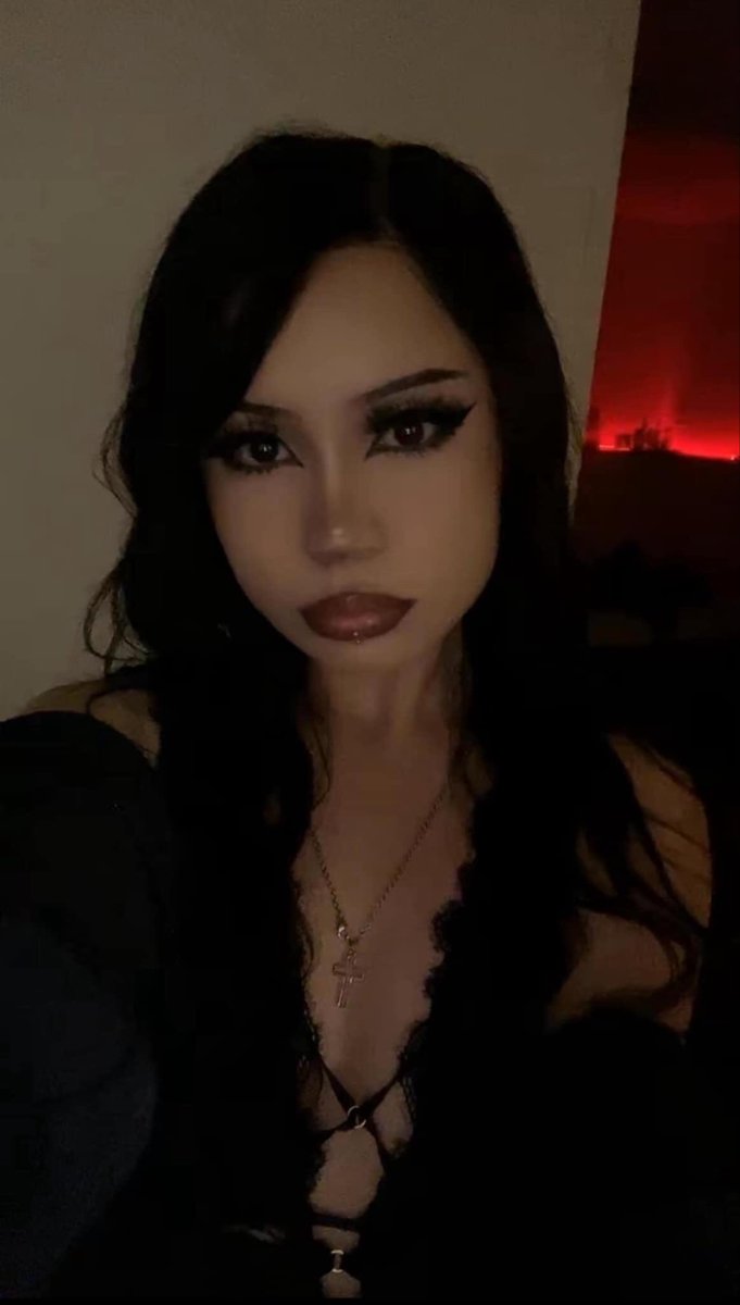 Bodyrott22's tweet photo. Put some money into my acc rn losers. You’re pathetic. #findom #domme https://t.co/wCqcbt5NRE