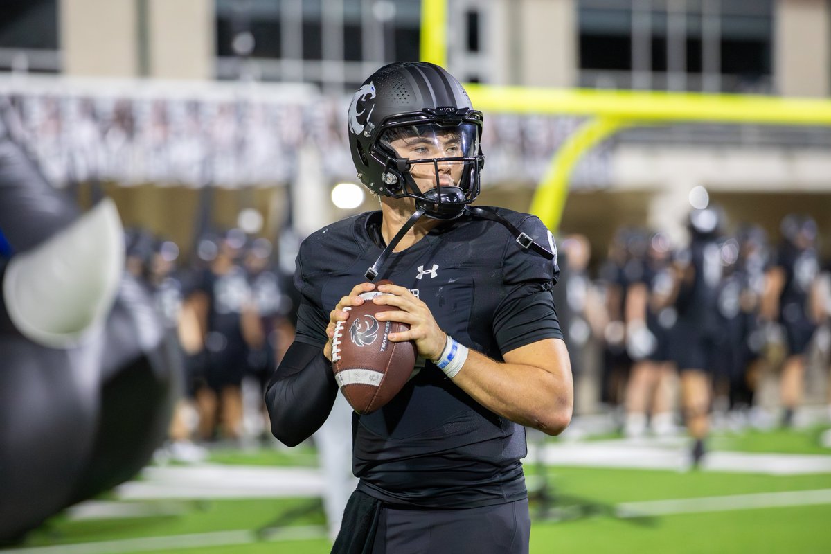 sports_drc's tweet photo. Guyer roared out to an early lead and held off the McKinney Lions' rally attempt for a 52-30 win in Friday's 6A DII bi-district round clash at C.H. Collins Athletic Complex.

The Wildcats were led by a productive night from senior QB @KevinSperry9.

Story: https://t.co/47U5cu7sYK https://t.co/TpQBSspdIe