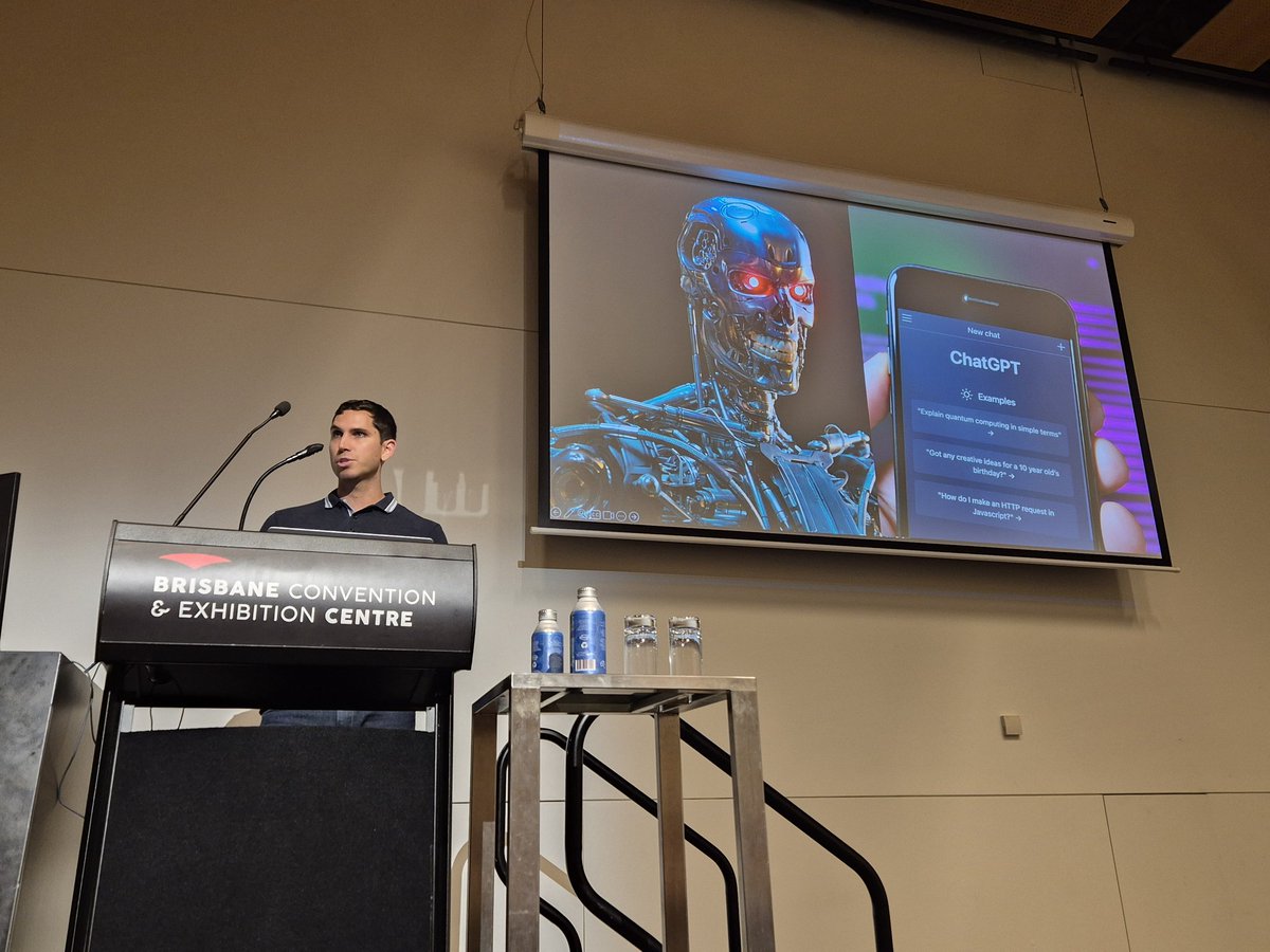 EmOsland's tweet photo. Take homes from #AuSPEN2024
🕑 muscle is lost fast, regained slowly
🦵 calf circ is a bedside option for monitoring muscle 
💻 AI has lots of healthcare applications we are only scratching the surface of
🤯 food affects mood via microbiome-gut-brain axis https://t.co/2RMMPZT38N