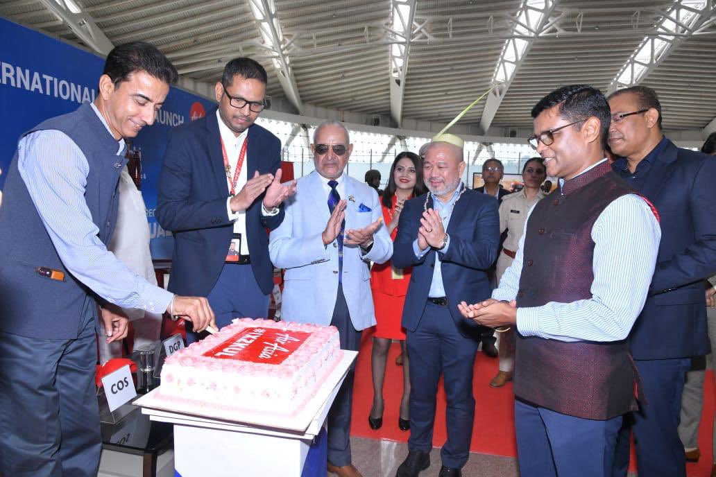 2/2

Water Cannon Salute given to 
Air Asia maiden international flight AK-55. Passengers were recieved with a warm welcome!!

HLG <a href="/Admiral_DKJoshi/">Admiral D K Joshi</a>, #CSANI, MP ANI, <a href="/DGPANIslands/">DGP A&N Islands</a> were present.

Congratulations to all Islanders.