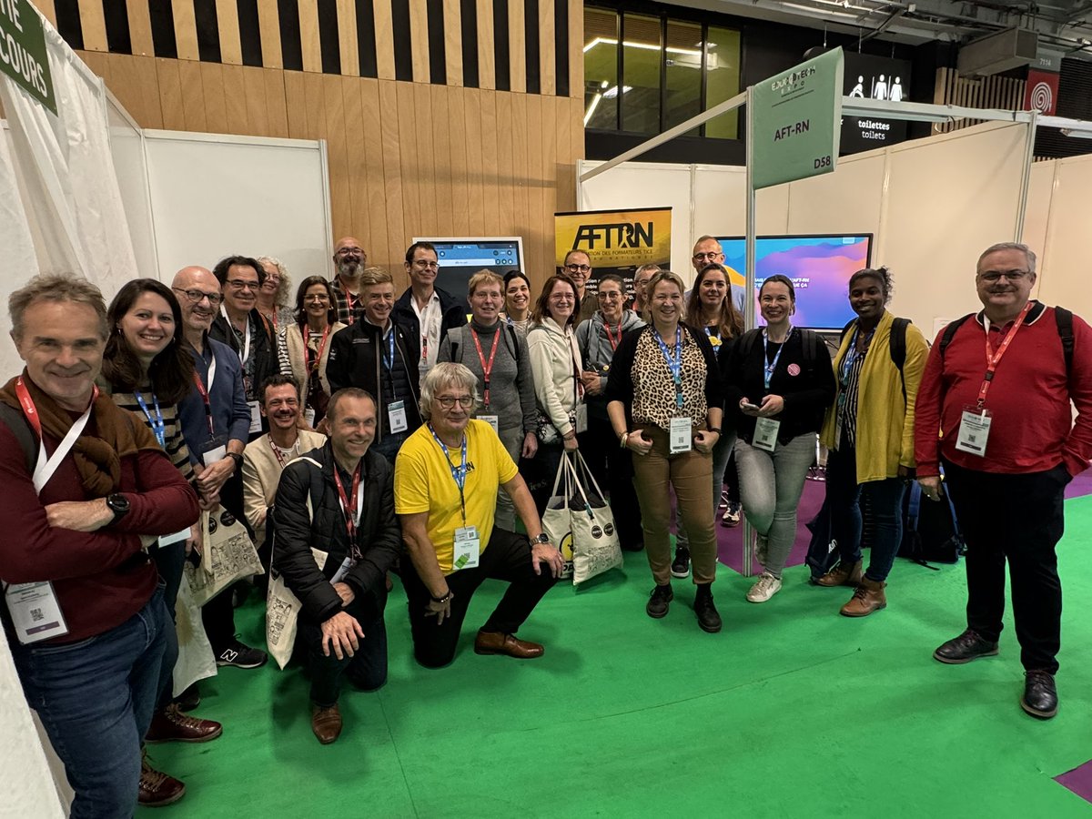 Association des Formateurs TICE (@aftrntice) on Twitter photo Merci à toutes et à tous d’être passés nous voir à notre stand au salon <a href="/educatechexpo/">Educatech Expo</a> et d’être venus poser pour la traditionnelle photo de groupe. Nous vous donnons rendez-vous l’année prochaine, encore plus nombreux ‼️ Merci à toutes et à tous d’être passés nous voir à notre stand au salon <a href="/educatechexpo/">Educatech Expo</a> et d’être venus poser pour la traditionnelle photo de groupe. Nous vous donnons rendez-vous l’année prochaine, encore plus nombreux ‼️