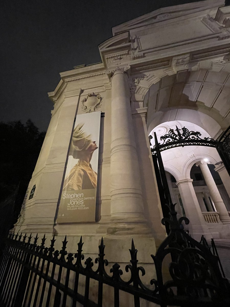 [#smv623] début du smv #stephenjones <a href="/PalaisGalliera/">Palais Galliera</a> <a href="/legroupeSMV/">1Soir 1Musée 1Verre</a>