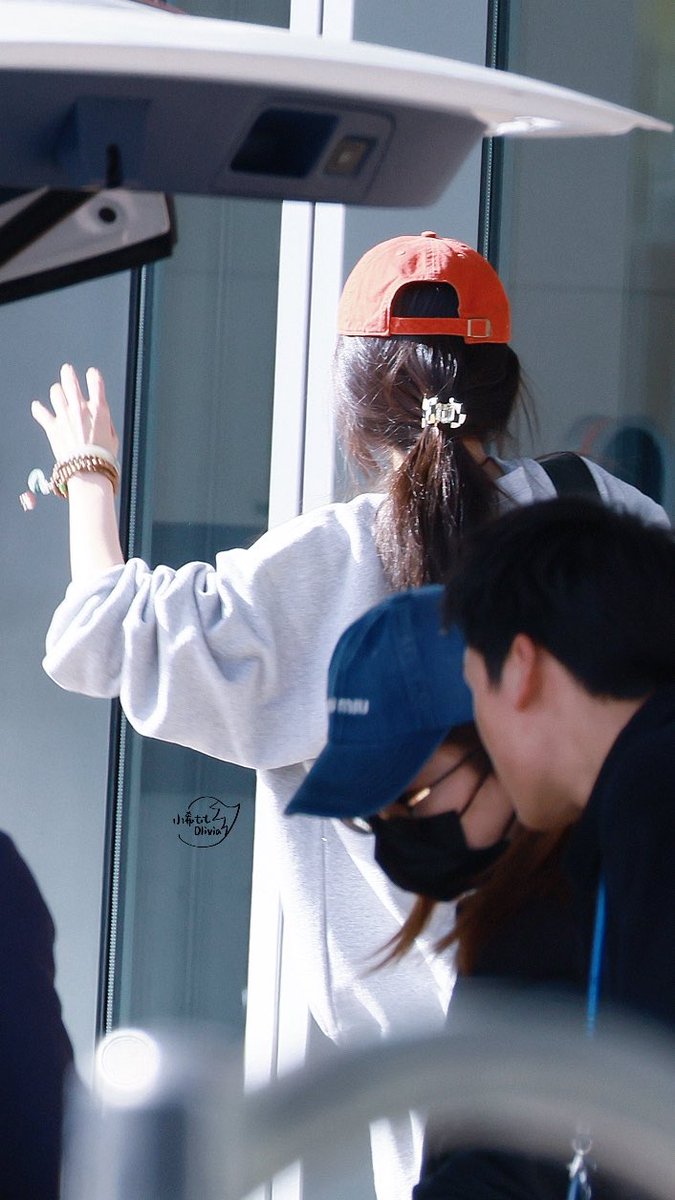 Yang Mi departure from Beijing to Hubei today ✈️

📆16/11/2024

#YangMi #杨幂