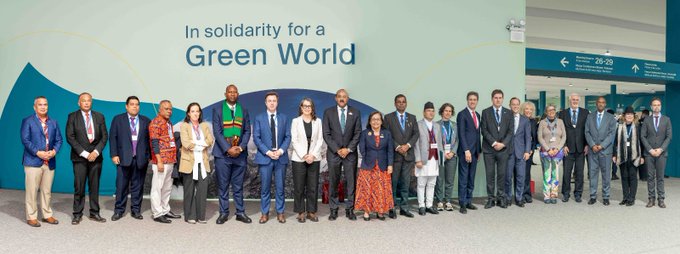 Backchannel tweet media