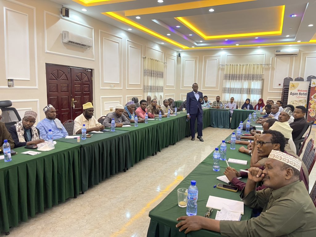 qadarhk's tweet photo. Day 6 of training @Nabadaynta is supporting the induction training for new judges and prosecutors in Jubaland. Today’s session kicks off with Civil Procedure with @SomaliaJti 
@iom_somalia @UKinSomalia @EU_in_Somalia https://t.co/gaUaYePNUW