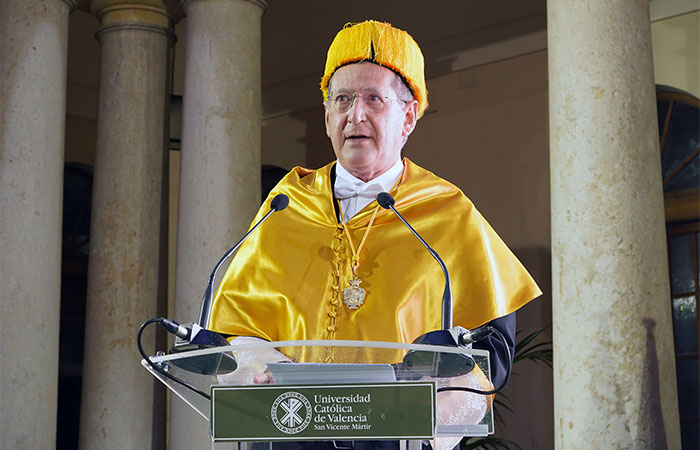 Ha fallecido nuestro querido Profesor Dr. Aurelio Quesada, brillante cardiólogo y mejor persona, descanse en paz. Gracias por su ejemplo. “Levantarte por la mañana deseando empezar a trabajar es algo que te ayuda a superar todas las dificultades y acaba incidiendo positivamente