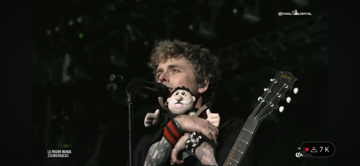 arturohdez_i's tweet photo. Ok ahora también tengo que ver a Green Day en vivo antes de morir https://t.co/jqcEotUEsI
