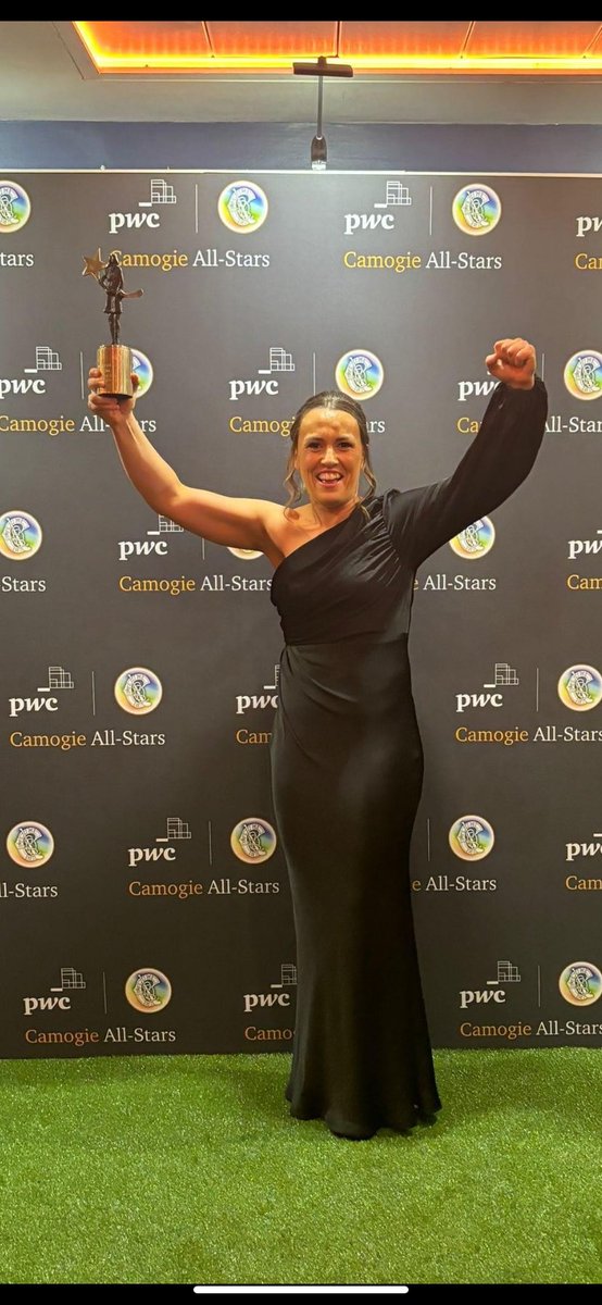 Slyone1069's tweet photo. Fantastic- this has to be one of the sports pics of the year - ⁦@kerrycamogie⁩’s Jackie Horgan with her Soaring Star All Star for 2024 https://t.co/CF01DBioDV