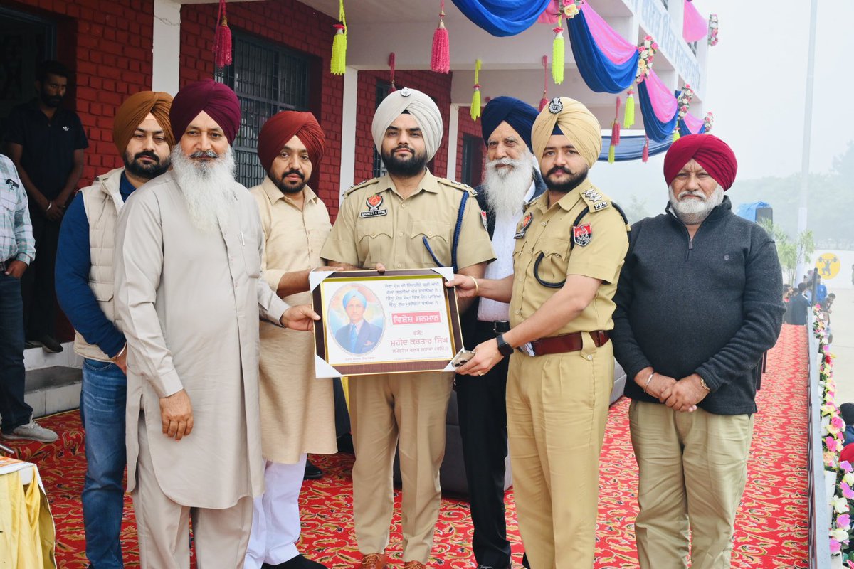 VarinderKhosa77's tweet photo. ਮਹਾਨ ਸ਼ਹੀਦ ਕਰਤਾਰ ਸਿੰਘ ਸਰਾਭਾ ਜੀ ਦੇ ਸ਼ਹੀਦੀ ਦਿਹਾੜੇ ਤੇ ਉਹਨਾਂ ਦੇ ਪਿੰਡ ਸਰਾਭਾ (ਲੁਧਿਆਣਾ) ਵਿਖੇ ਨਤਮਸਤਕ 🙏 https://t.co/SYrgGzmYhr