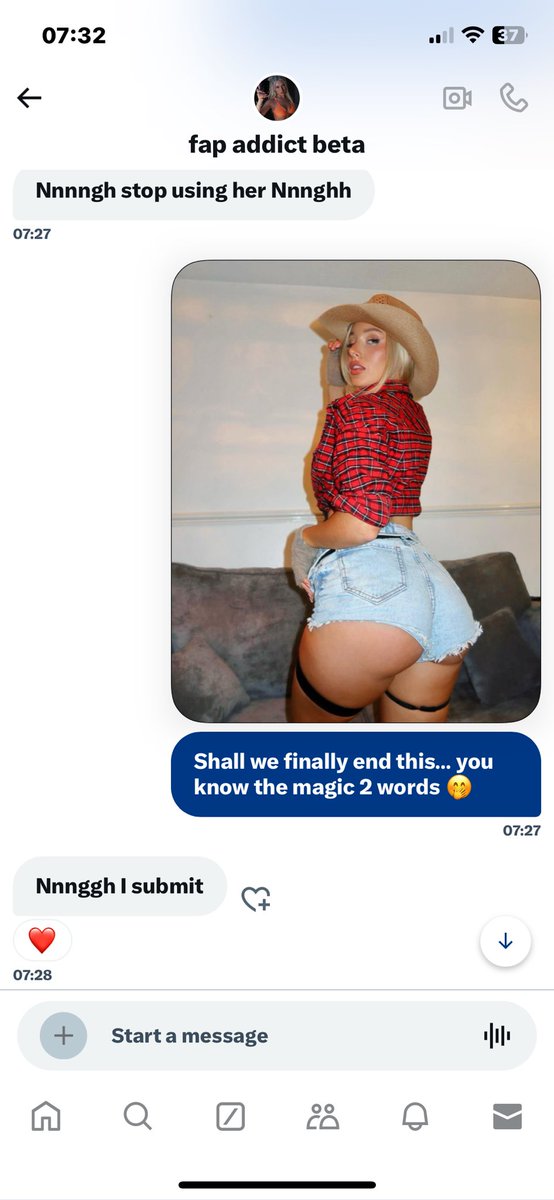 NewbieBattler_'s tweet photo. My first #wankbattle resulted in a win against @fresghredg it ended in 15 minutes making them submit with ease

1-0 https://t.co/tkpVA9XVWb