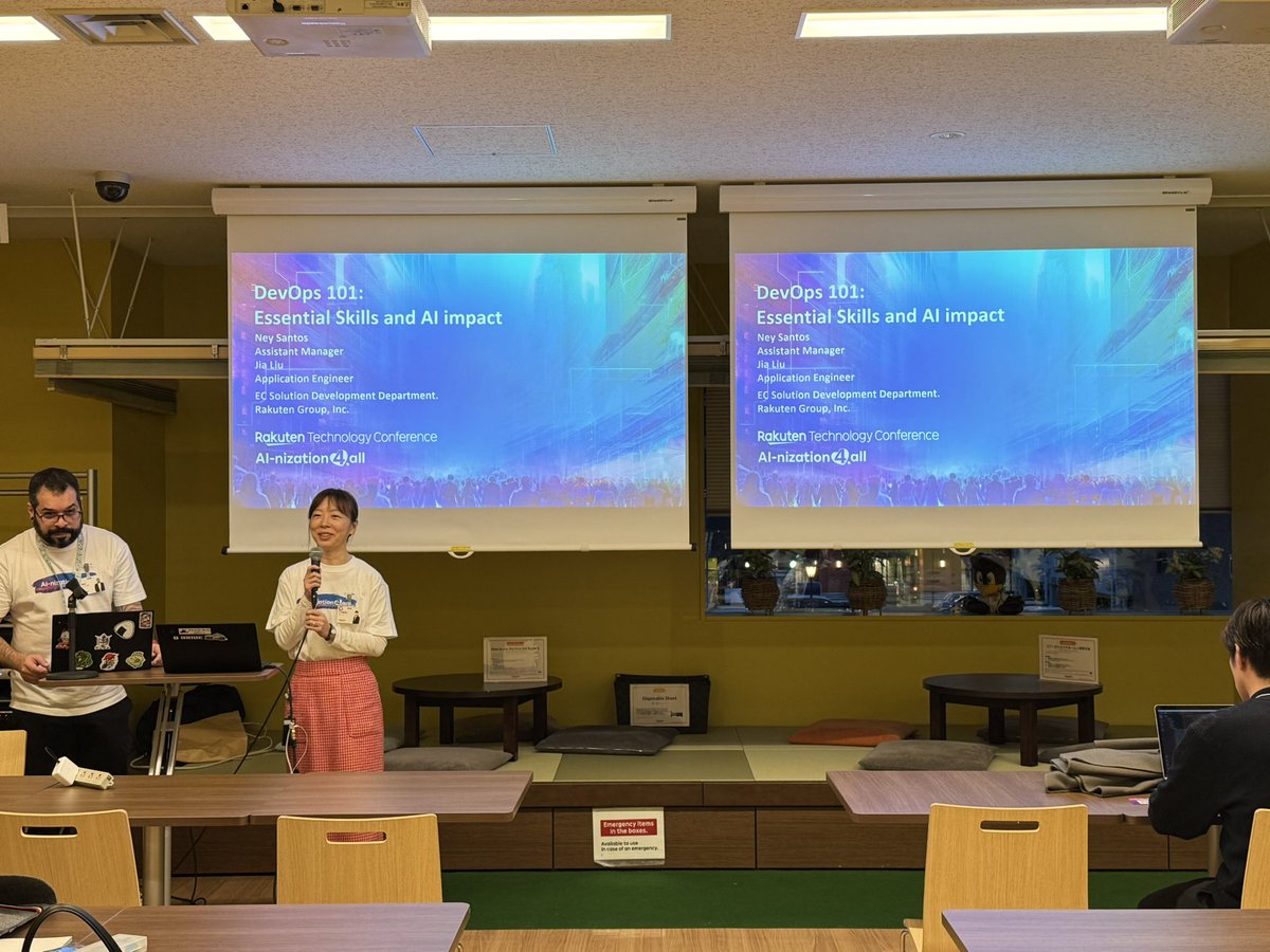 frs212's tweet photo. 最後の発表は
DevOps 101 Essential Skills and AI Impact
 #rakutensendai
 #rtechconf https://t.co/DDZC0re2c3