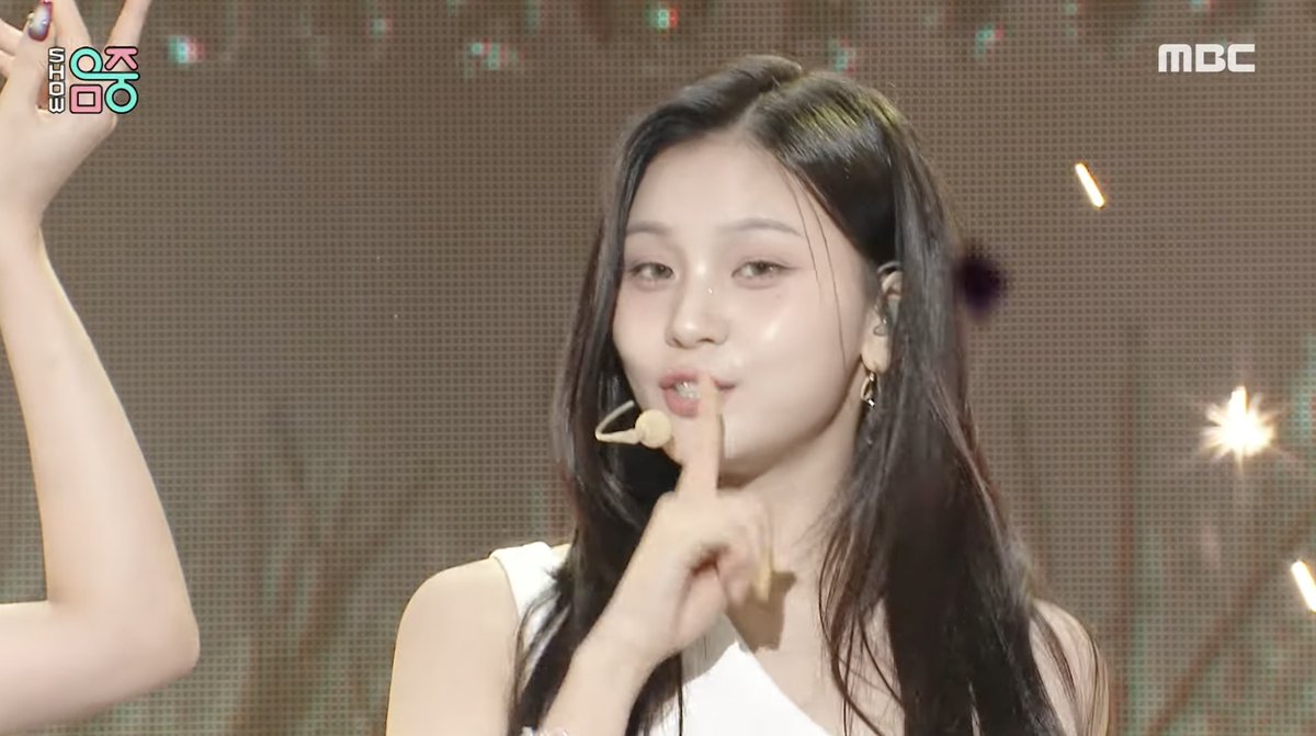 GFS_backup's tweet photo. [VID] 241116 - VIVIZ ‘Shhh!’ on Show Music Core

🔗https://t.co/NoOBCLduSz 

#GFRIEND #VIVIZ @VIVIZ_official https://t.co/UqUaX1ff0k