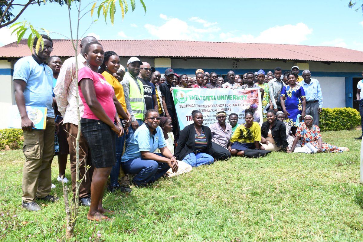 pitahmugai's tweet photo. Participated as a trainer in a 4 days technical training workshop for #artisanal #gold #miners held Kakamega County. Miners were trained on various topics in gold mining. 
Thank you @sme_ttu for organizing. 
Big thanks to @PlanetgoldK @baseresources, for the support. https://t.co/ZDYe86giv5