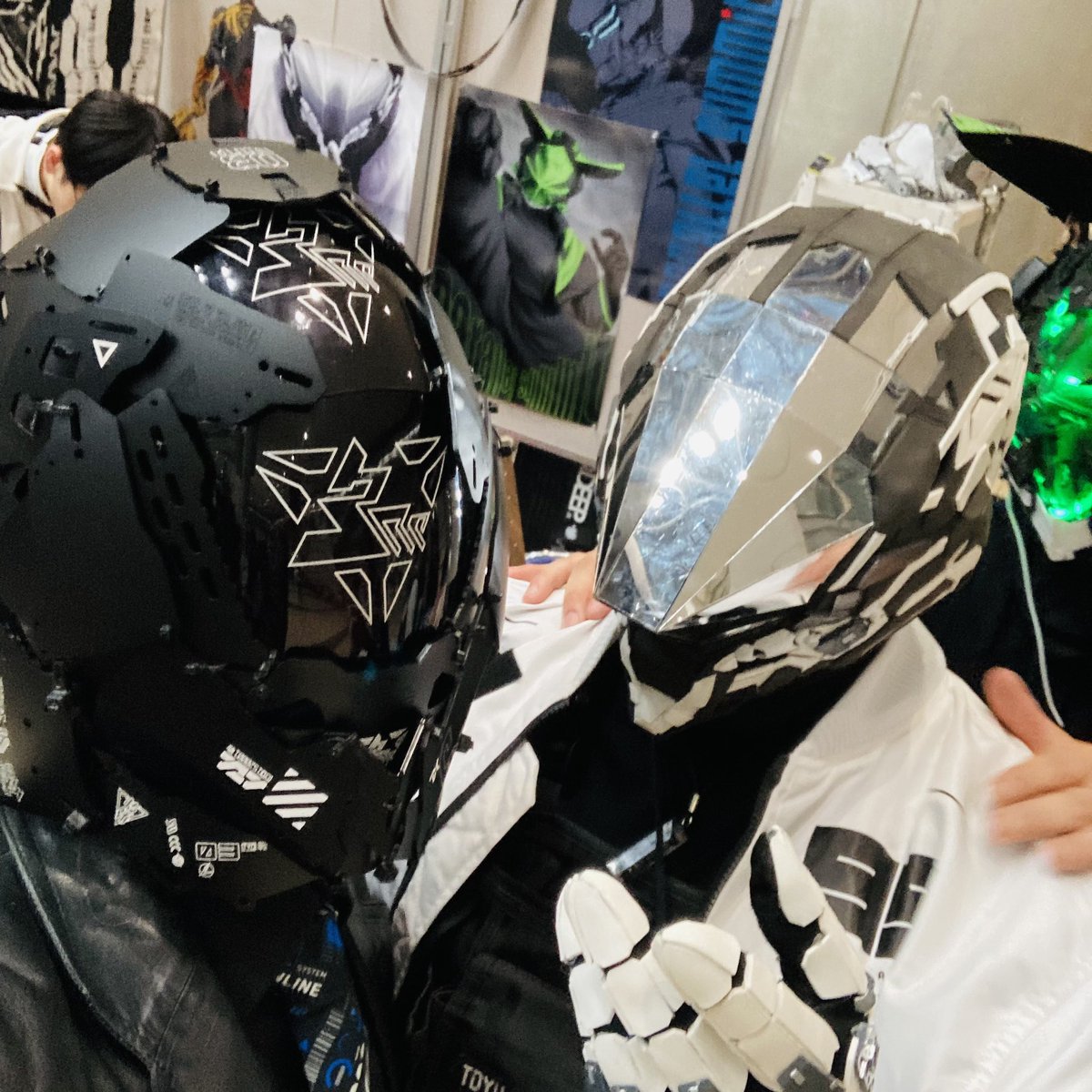 sho42831185's tweet image. D-27 ブースにて。
メカヘッドの皆さんと

皆さんカッコイイ…！！
#Parallelsummit
#デザフェス60