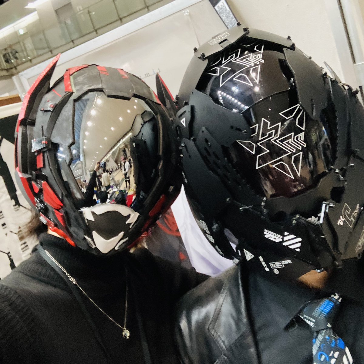 sho42831185's tweet image. D-27 ブースにて。
メカヘッドの皆さんと

皆さんカッコイイ…！！
#Parallelsummit
#デザフェス60