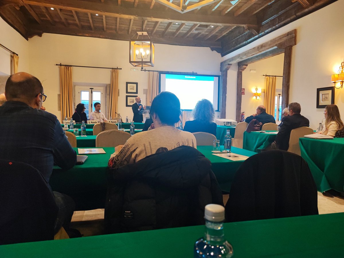 Madrugamos para continuar con nuestra II Reunión de consenso en Monforte 
<a href="/coloproctoaec/">Coloproctología-AEC</a> <a href="/AECP_FAECP/">AECP</a>