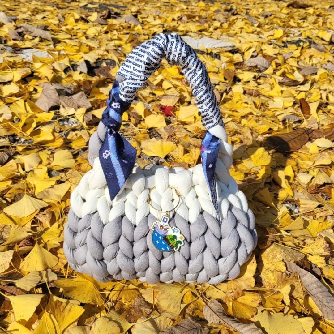 DooriAniJewelry's tweet photo. doorianistyle #Decacon #petit #scarf
Perfect season
Pics by ๋ฏธ๋ผํด์
#richlife #wellness
#thebest #loyalty
#cryptoeducation https://t.co/yzcrBQKDOf