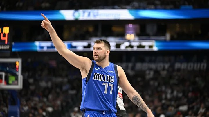 PicksWithEnergy's tweet photo. BEST NBA PLAYER PROPS - (11/16) 🏀

Luka Doncic Over 37.5 PTS+REBS (-120)
Keegan Murray Over 14.5 PTS (-125) 

———————————————————
#GamblingTwitter #PrizePicks #Chalkboard #PlayerProps #NBA #GamblingX #SportsBetting #DFS #FreePlays #PicksWithEnergy #SportsPicks #BettingTips #Bets #BestBets #NBABets #NBAPicks