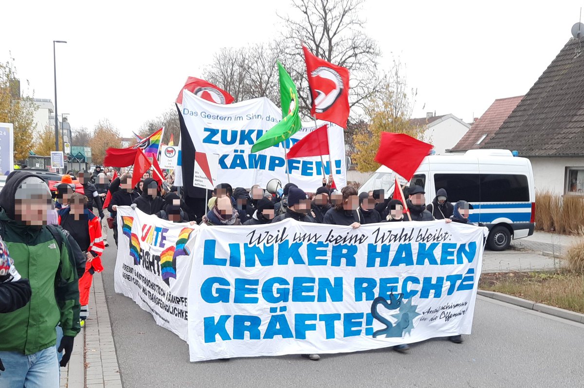 DasRoteSignal's tweet image. Proteste gg. den Landesparteitag der #NoAfD in #Ketsch (Baden). #Antifa-Demo mit 200 TN und #FestDerVielfalt mit 300+ TN. #FCKAFD #FCKNZS #AfD #Antifaschismus #AIHD #VVN #VVNBdA #FightFascism #lpt24