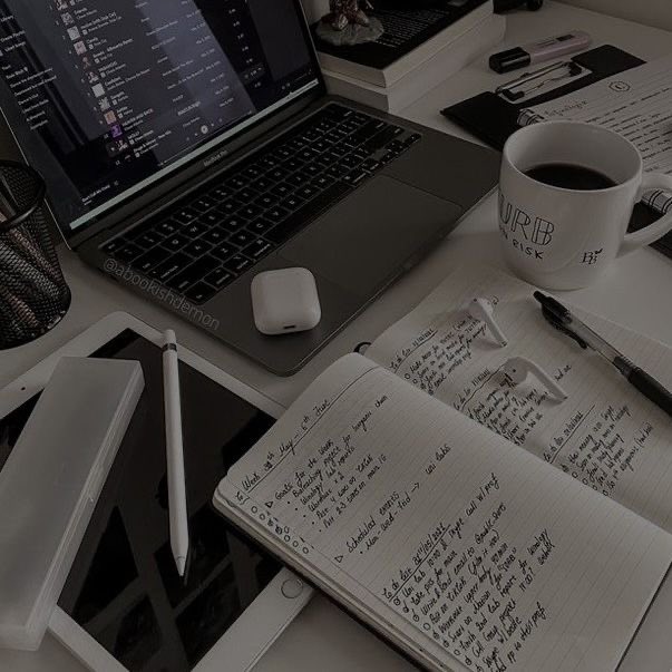 𝐋𝐈𝐐𝐔𝐄𝐔𝐑✦ tweet media