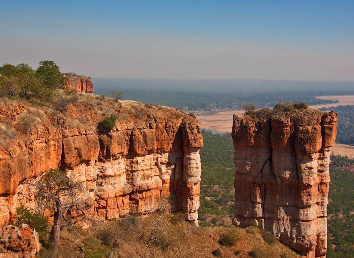 Enjoy nature’s endless generosity and elegance
Read more on the link below:
destinationzw.com/enjoy-natures-…
#adventure #tourism #GonarezhouNationalPark #destination #nature #Zimbabwe #ZTA #tourismafrica