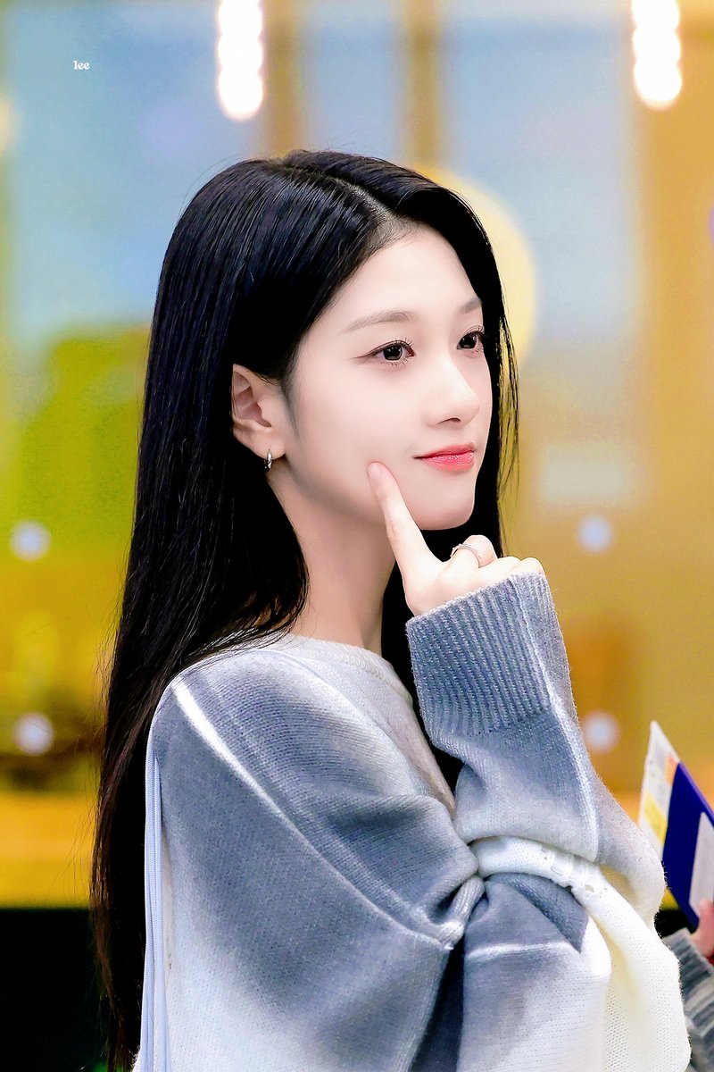 l221ee's tweet photo. 241109  HQ🐶 
 
#프로미스나인 #이서연 #fromis_9 #LeeSeoYeon https://t.co/gdj7lsYsOZ