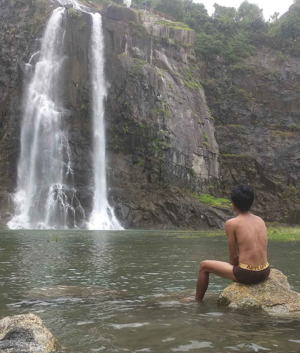 thithart's tweet image. ခ်စ္သူ အတည့္ထားခ်င္တယ္
ႀကိဳက္ရင္လာေျပာ