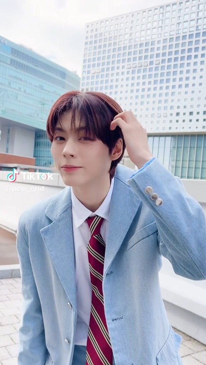 yellowduck0529's tweet photo. 교복 만세 🙌
#POW_BOYFRIEND
#POW_2ND_EP #POW #POW_GRID #HYUNBIN #HONG #파우 #현빈 #홍 https://t.co/V8g6CGsINS