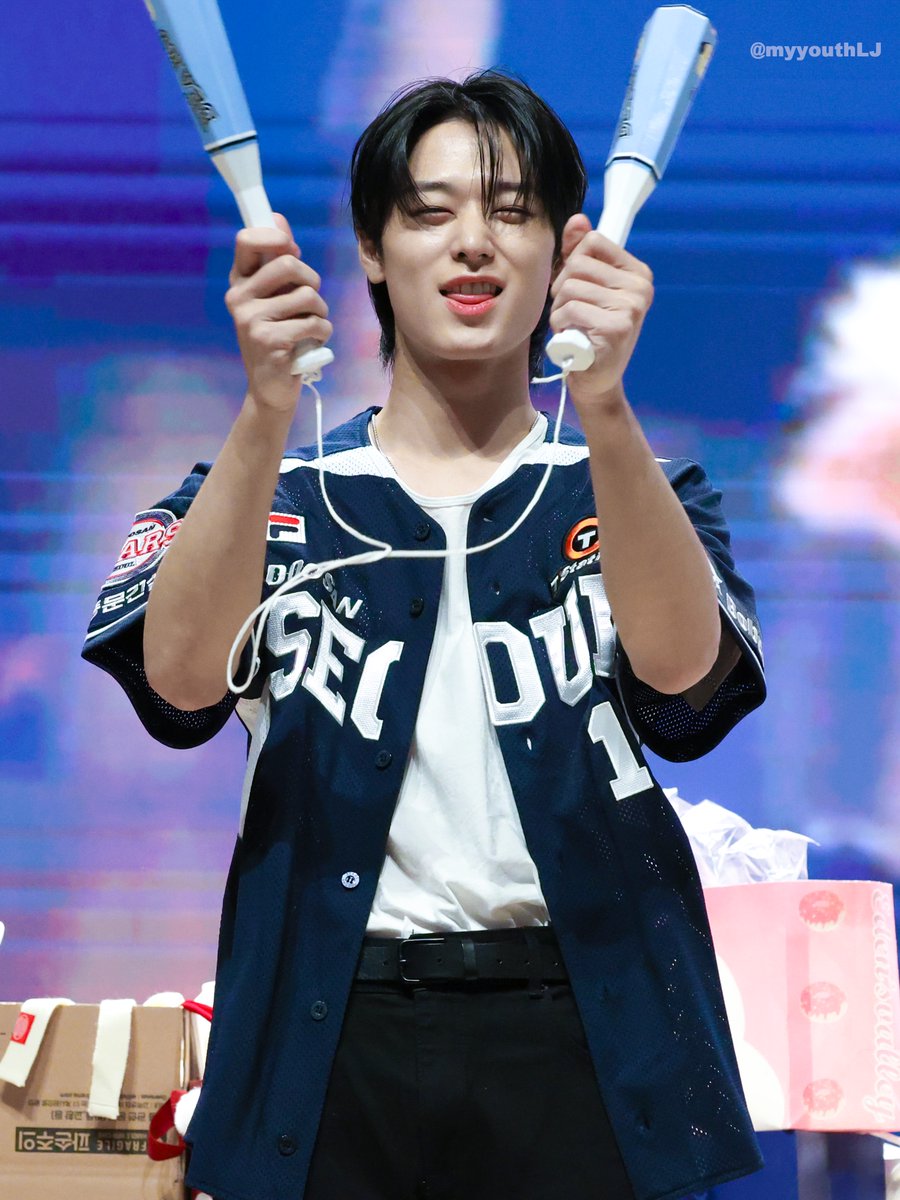 myyouthLJ's tweet photo. 241114 

고양이대표 응원단장 이쭈냥

#주연 #더보이즈 #JUYEON #THEBOYZ https://t.co/9YntcxsrL3