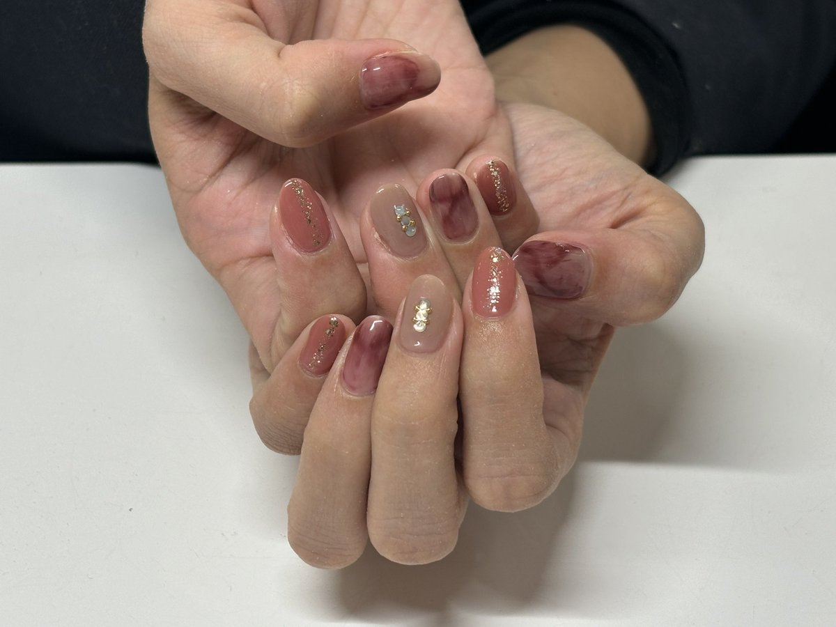 aa_0219's tweet photo. ネイルモデル募集💅

日付🗓11月26日（木）
時間⏰15時～（1時間前後）
料金👛4990円→無料😊
場所🏠渋谷 
デザイン (画像は一例です)
お色変更できます🌻
⚠️添付の注意事項をお読み頂き、DMお待ちしてます😊　

#渋谷　#ネイル #ネイルモデル　#ジェルネイル　#オフ無料　#急募 https://t.co/YyNchBlqfY