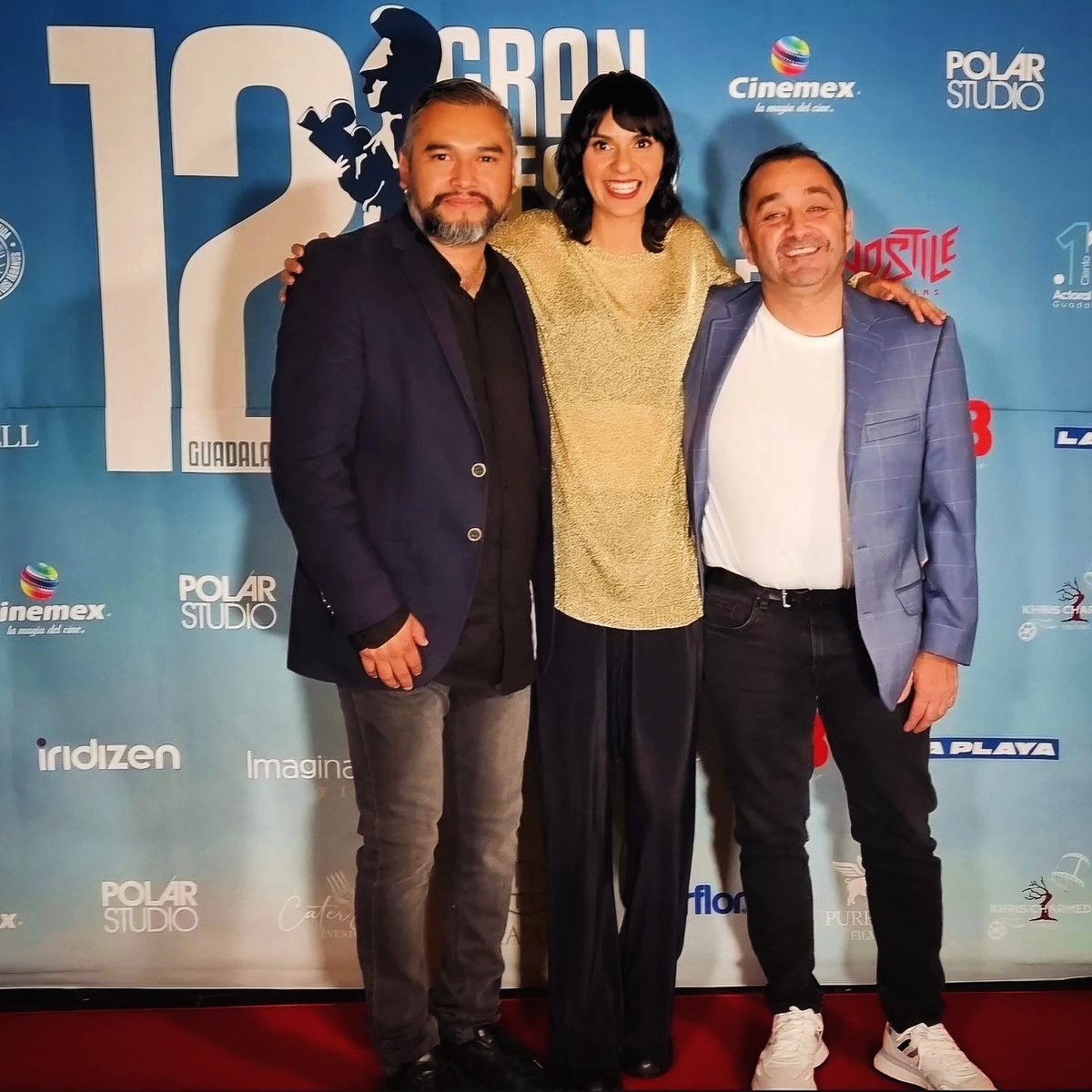 Ayer fue la premiación de la #GranFiestadeCineMexicano y me emociona compartirles que ganamos 'Premio Distribución CNMG' con #ElSobrevivienteElizalde 
Bravo a todo el equipo que hizo posible esta película! 🐓 ❤️🤗

instagram.com/p/DCbKrbXOCRx/…