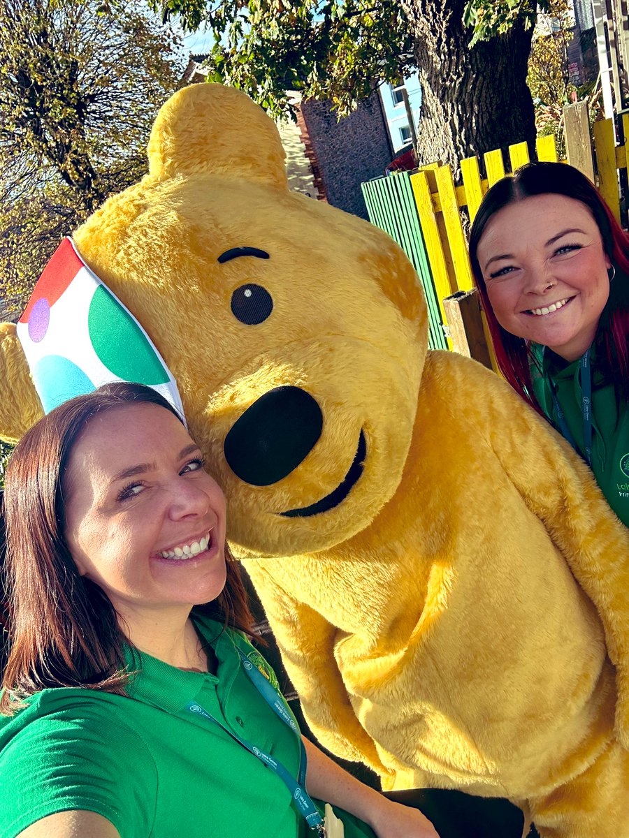 Steph_Couch_'s tweet photo. @LairaGreenSch made it onto @BBCSpotlight news for @BBCCiN! 
It’s definitely been a fun-filled week! 💚💛
#ChildrenInNeed
#StoryTimeWithPudsey 📖📚#BootCampChallenge 🤸🏼‍♀️🏃🏽‍♀️ https://t.co/jeVytlZU51