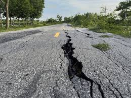 Daftarilakaunti's tweet photo. Lugari bodaboda operators are urging urgent repairs to the Lwandeti-Nzoia road, citing increased motorcycle maintenance costs, safety risks, and disruptions to business operations. 
https://t.co/T30TBSQTQe
#DaftariLaKaunti #Lugari #RoadSafety #InfrastructureDevelopment https://t.co/3CMFA2BSZH