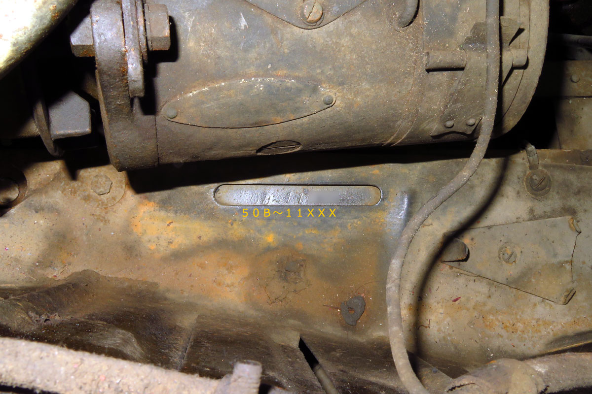 FACM_0849228188's tweet photo. 【備忘】ダットサン4146型トラックの車台番号打刻位置
左側フレーム前部上面、ジェネレーター脇 https://t.co/m0E4YDqDPO
