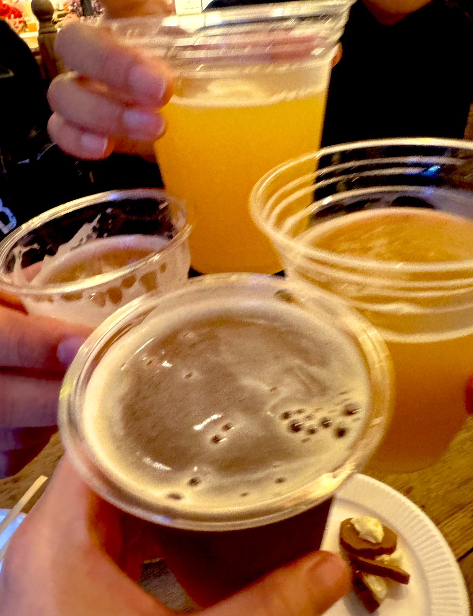 siosiojunjun's tweet photo. 乾杯したらブレブレwww
#blacktidebrewing
#taptakeover
#amnt
#goodbeermarketenn https://t.co/xCRGZ5WfPo