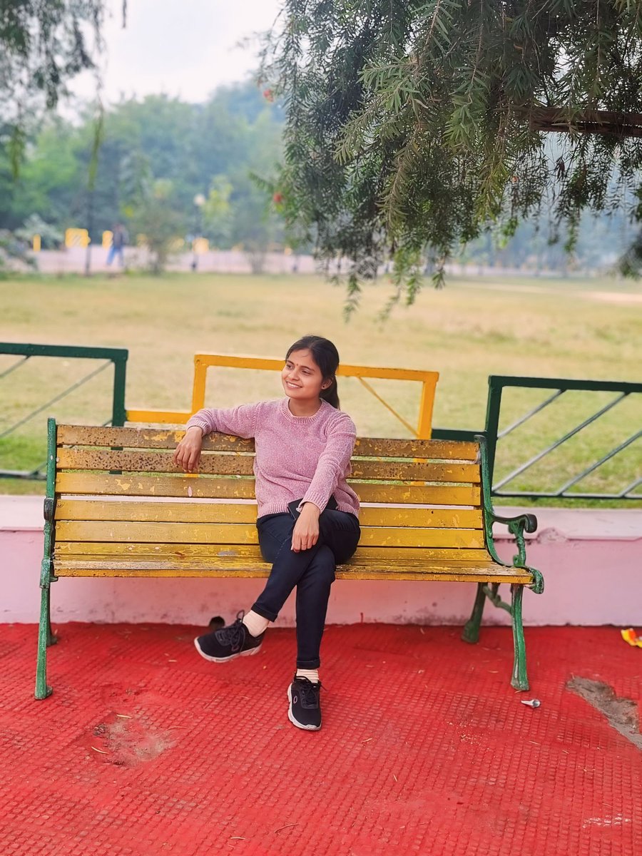 Sakshi201997's tweet photo. नये सफर की शुरुआत BPSC  ( 1-5 ) से होने जा रही है।  

आप सब लोग भी मेहनत करते रहिए, भगवान एक न एक दिन उसका फल जरूर देते हैं।

शिक्षकों को और उनकी मेहनत को हीन भावना से देखने वाले @JaikyYadav16 भाईसाहब से भी यही कहना है कि शिक्षक होना अब आसान नही है। 

#bpsctre3result 
#BPSC_TRE3 https://t.co/qXGD4Z48E1