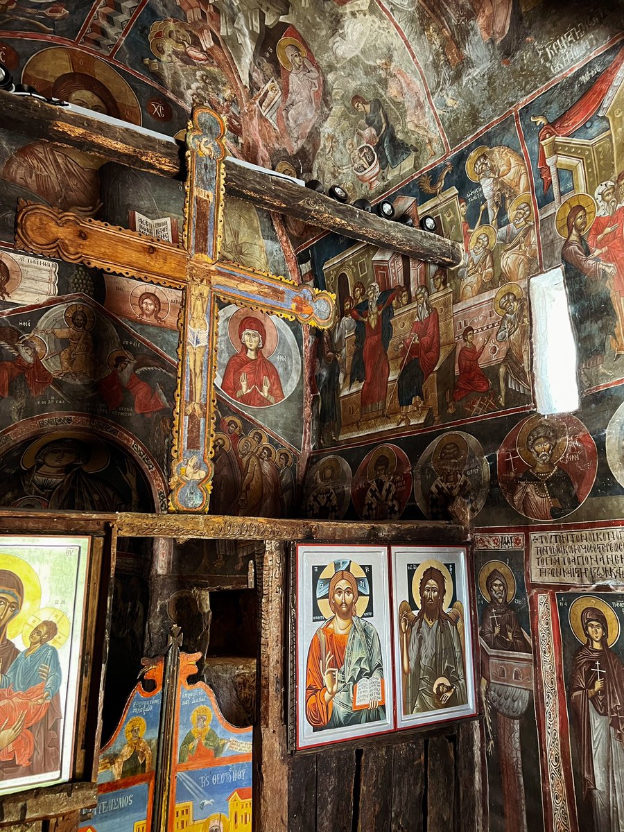 BGonxhja's tweet photo. 🙏Me ftesën për të vizituar ⛪️ Kishën e Shën Marisë 📍në ishullin magjik të Maligradit, një ndër ⛪️ kishat më të veçanta, vlerë e çmuar e trashëgimisë kulturore të vendit tonë, ju urojmë fundjavë të bukur! https://t.co/rRtaR8B8sf