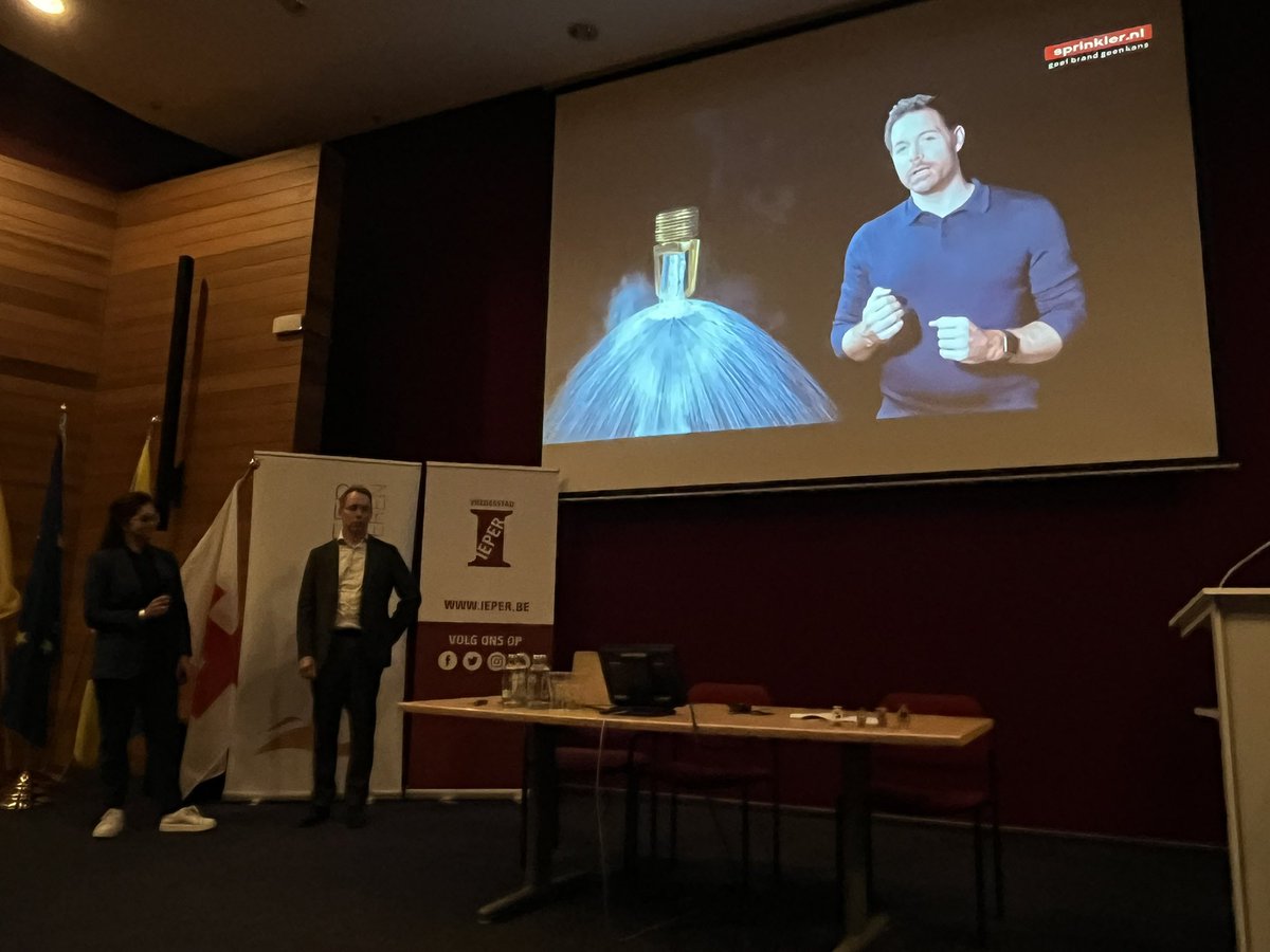 Vandaag is Brandweer Westhoek gastzone voor de jaarlijkse studiedag van de brandpreventieadviseurs.  Een boeiende reeks presentaties om nieuwe inzichten te verwerven inzake brandveiligheid.