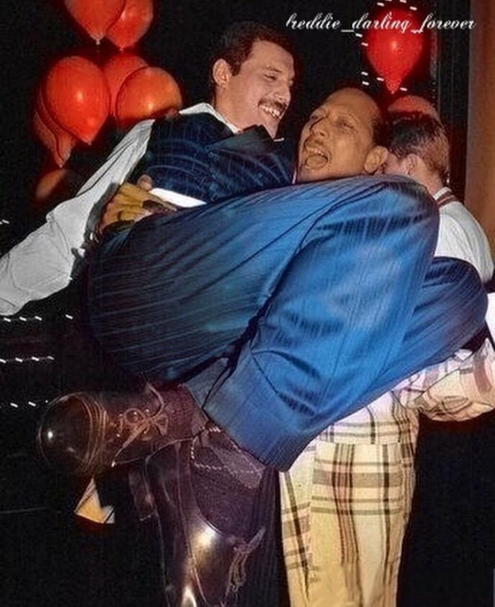 fredsladygodiva's tweet photo. With #PeterStraker
#FreddieMercury https://t.co/tms4lSekAm