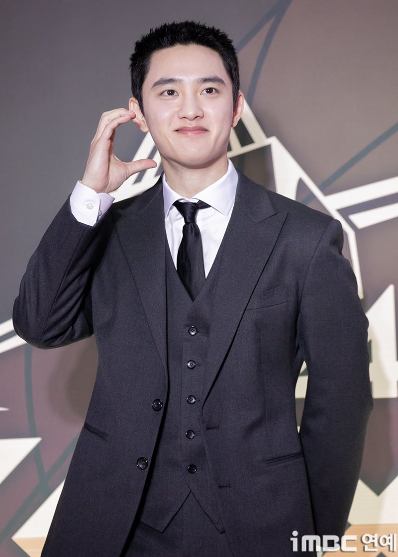 kchartsmaster's tweet photo. DOH KYUNGSOO at the 2024 Korean Grand Music Awards red carpet. https://t.co/0yx2StWebs