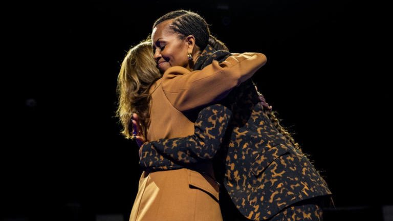 AuthorJoeNBrown's tweet photo. @AHaschi I believe all sane Americans need a big hug 🫂 like this. #HugMore because you won’t see it in the next administration. 

#KamalaHugs #ObamaLove #BidenHugs #EmhoffHugs #hugehug  #huggywuggy #huggygoodsmile https://t.co/YxPbBGtIoh